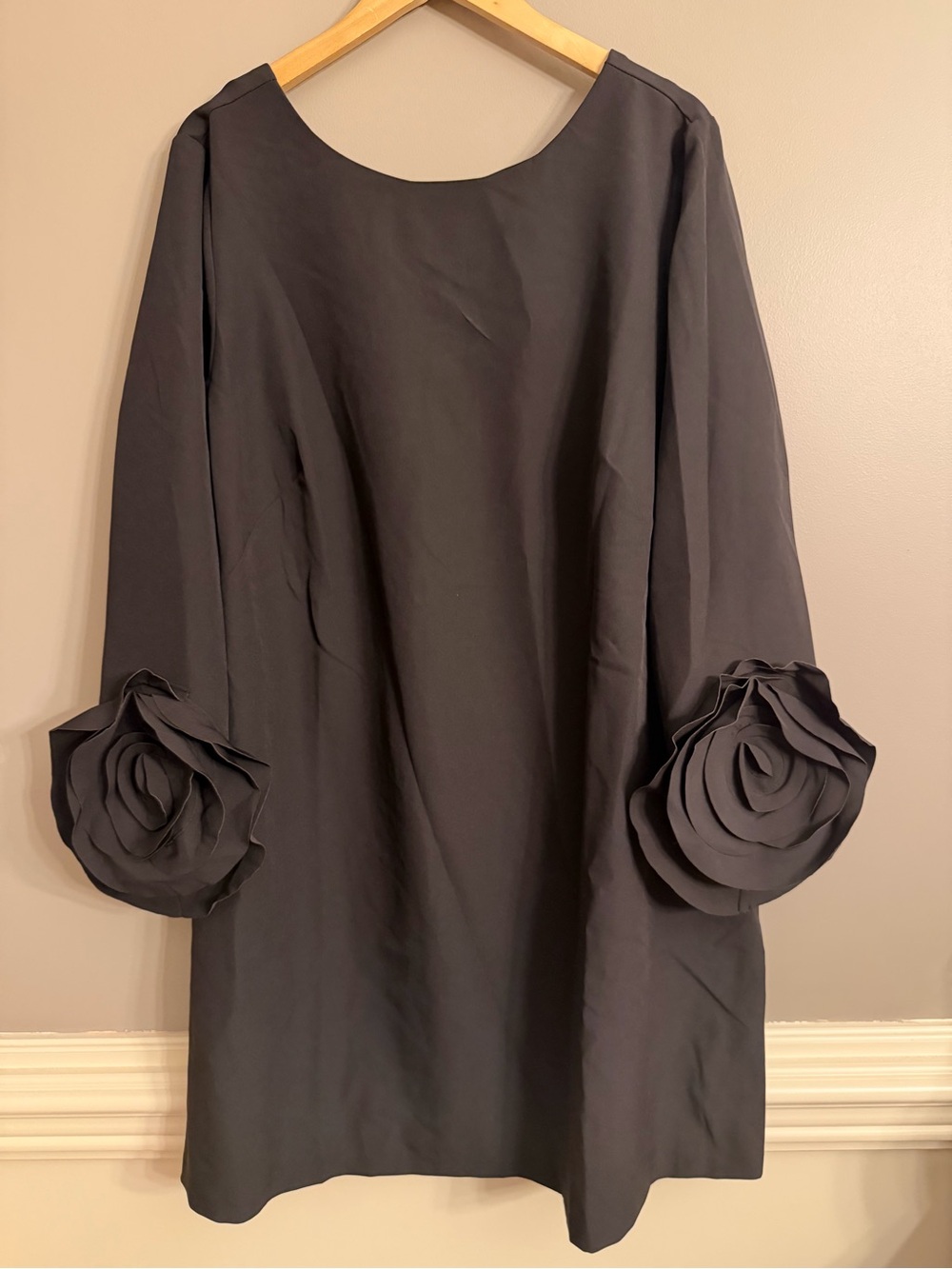 NWT ELOQUII Black Rosette Sleeve Shift Dress Size 22 3D Floral LBD Cocktail Mini